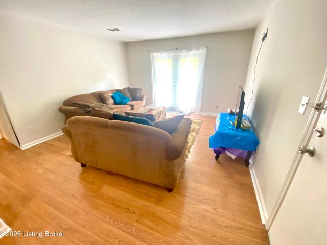 206 Flanders Ct 8