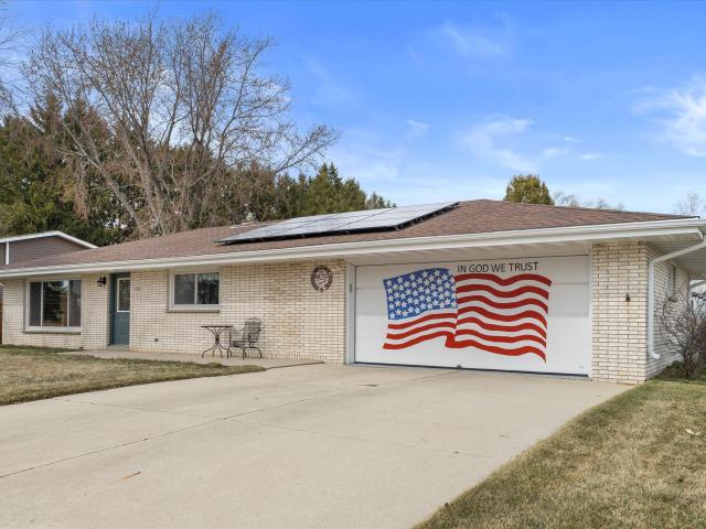206 Fredonia Ave