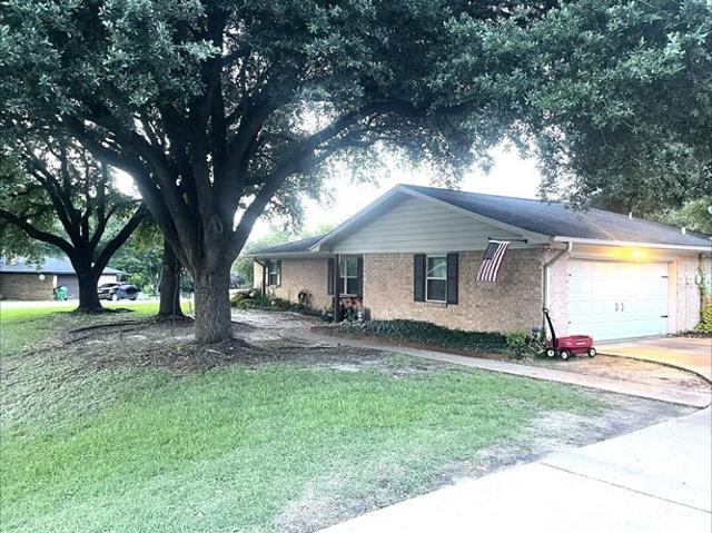 206 Heath Ave, Madisonville, TX 77864