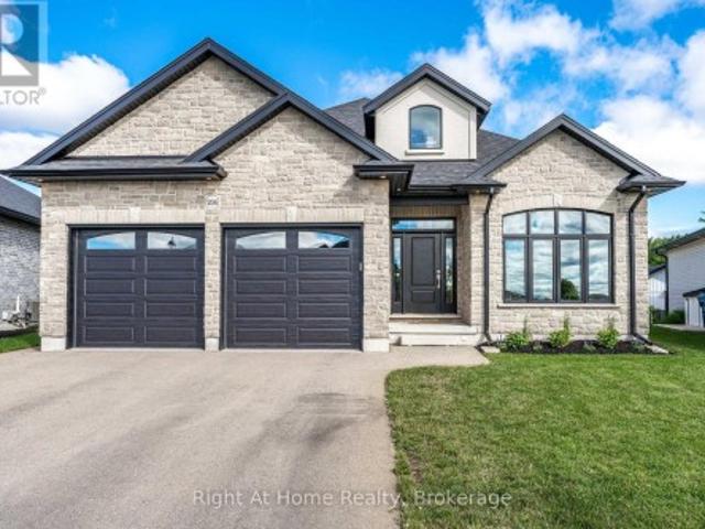 206 Orr Street, Stratford, ON, N5A 0J7 house for sale | Listing ID X13730 | Royal LePage