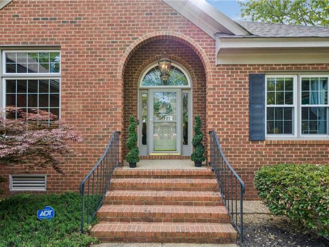 206 Lakewood DR