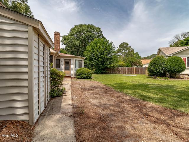 206 Maplewood Drive