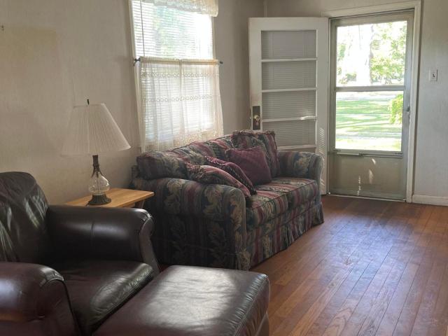 206 Midland Way