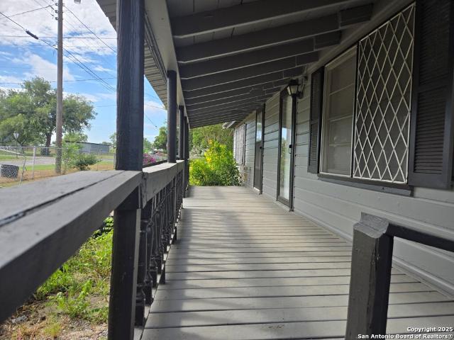 206 N Commerce St, Pettus, TX 78146 | MLS #1902