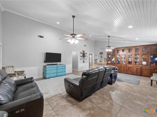 206 Navajo Trail