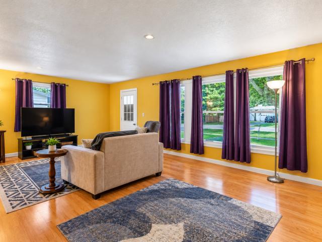 206 S 3rd Street