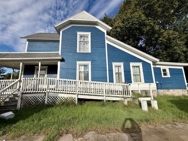 206 W Division Street