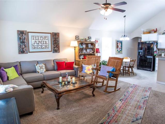 206 W Oak
