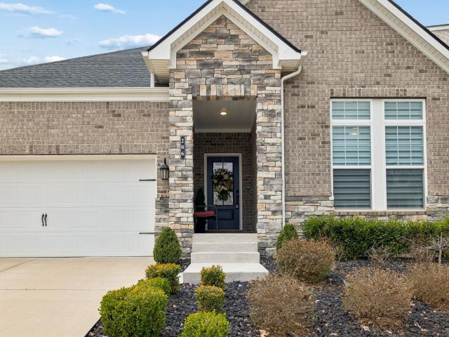 206 Woodhall Ct