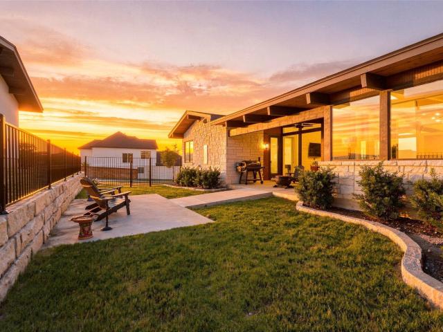 206 Waters View Ct