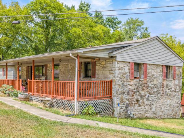 206 Wallace Dr