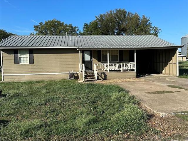 206 West King St, 2 beds, 2 full baths