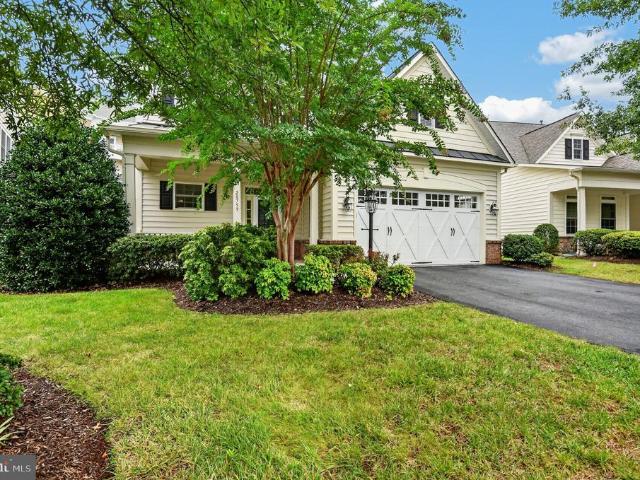 20759 Crescent Pointe Place