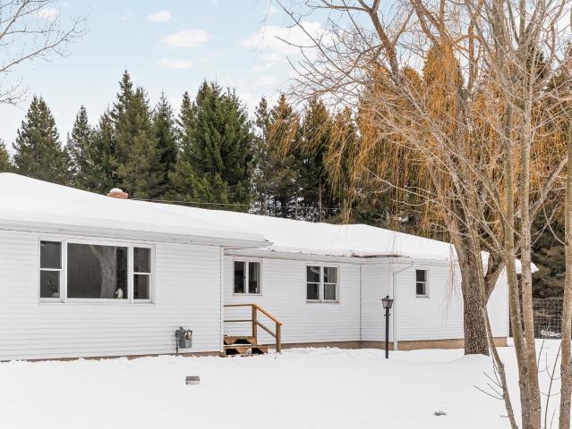 2075 S Lake Leelanau