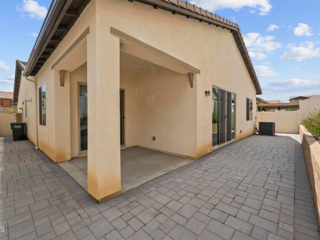 2075 Seville Dr, Santa Paula, CA 93060 | MLS #V1 35626VC