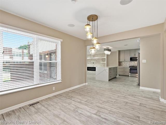 2077 Hyde Park Drive