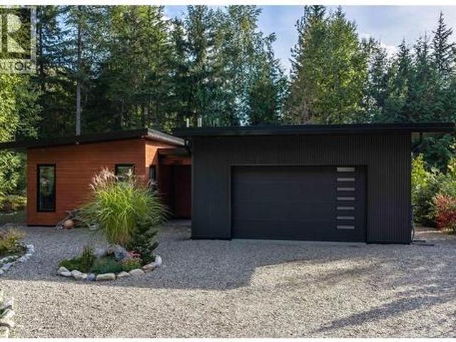 2077 Uplands Road, Revelstoke, BC, V0E 2S1 house for sale | Listing ID 10401 | Royal LePage