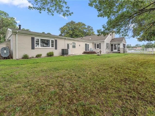 2079 Riverwalk LN