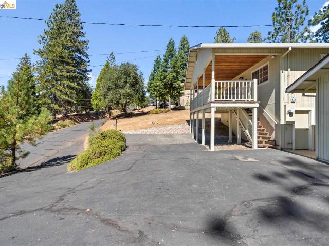 20701 Point View Dr