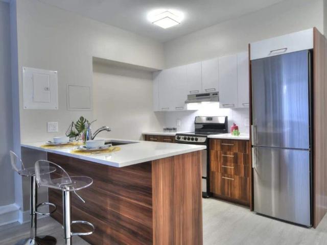 2070 de Maisonneuve — 0 Bedroom, 1 Bathroom