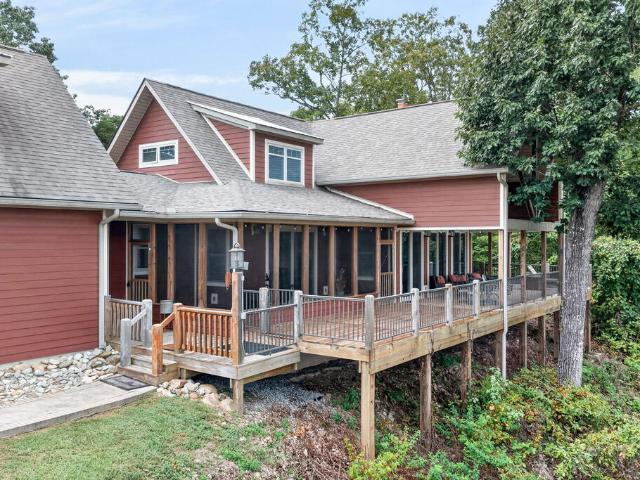 2070 Holly Bend Dr