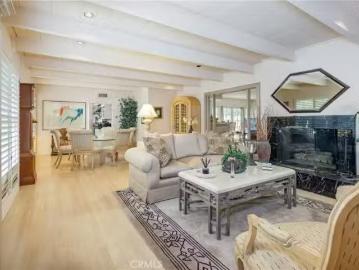 2072 COLDWATER CANYON DR, BEVERLY HILLS, CA 90210