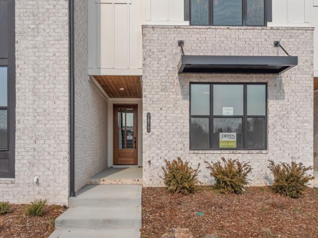 2072 Conductor Ln