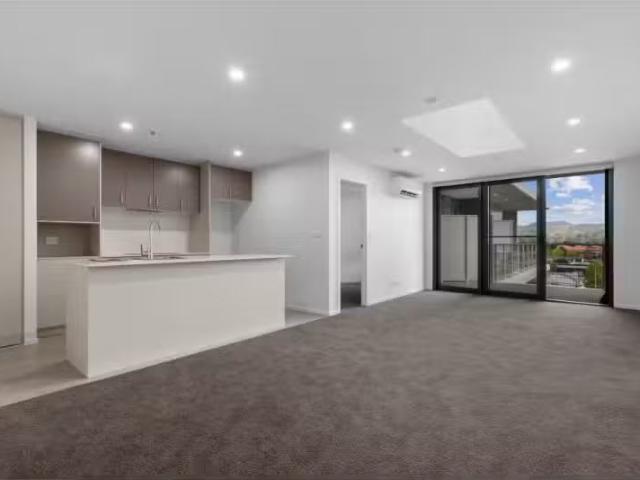 207/2 Limburg Way, Greenway Apartment for rent Listed by Anto.