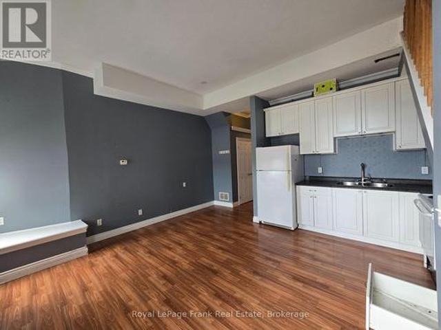 207 54 King Street E, Clarington Bowmanville, ON, L1C 1N3 house for lease | Listing ID E13830 | Royal LePage