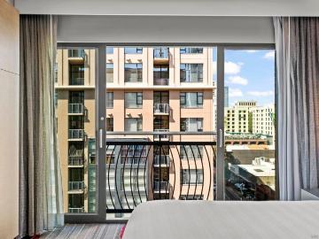 207 5th Ave 950