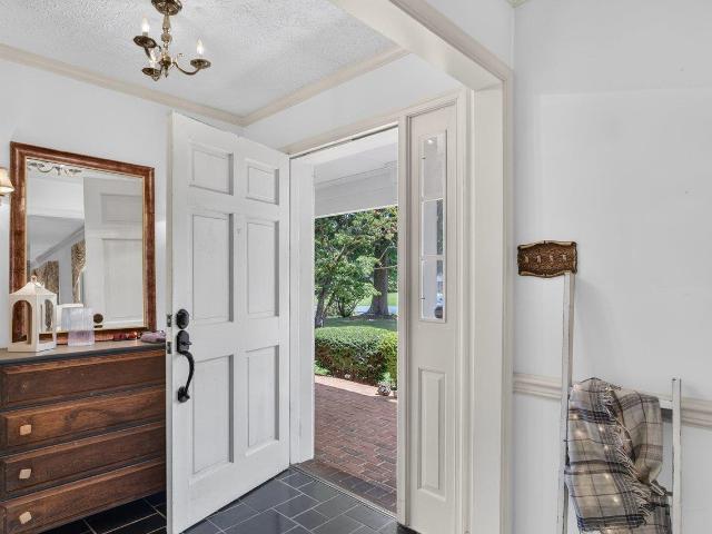 207 circle view rd