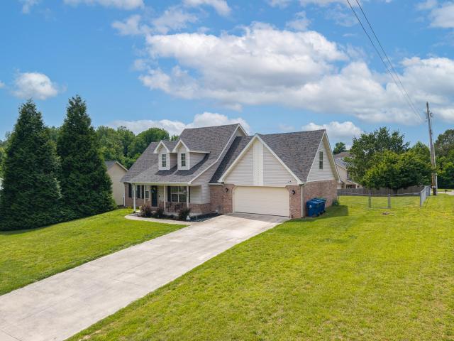 207 Clover Pointe Drive