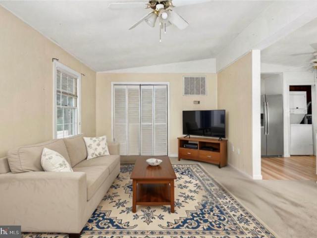 207 Creekside Drive