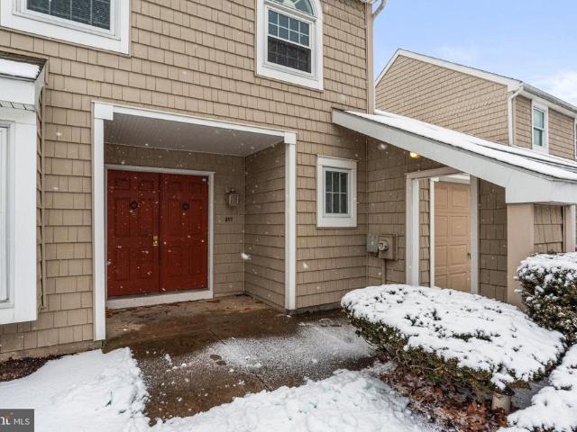 207 Crescent Drive