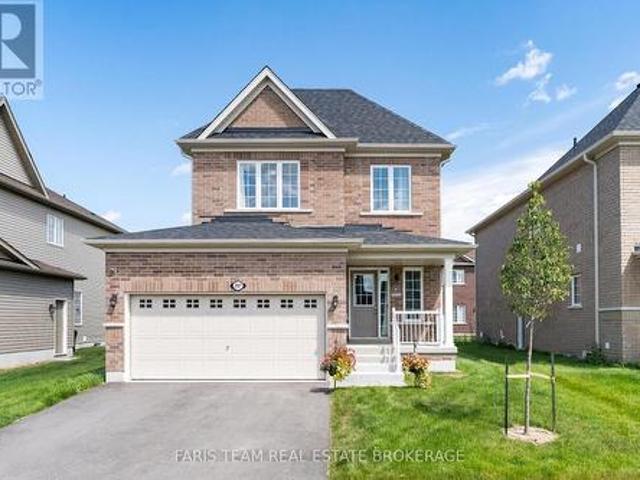 207 Cubitt Street, Clearview, ON, L0M 1S0 house for sale | Listing ID S13695 | Royal LePage