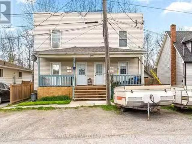 207 Beaver Street, Thorold, ON, L2V 1B8 investment for sale.