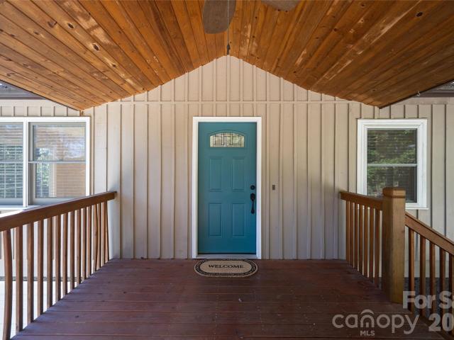 207 Beechwood Lakes Drive