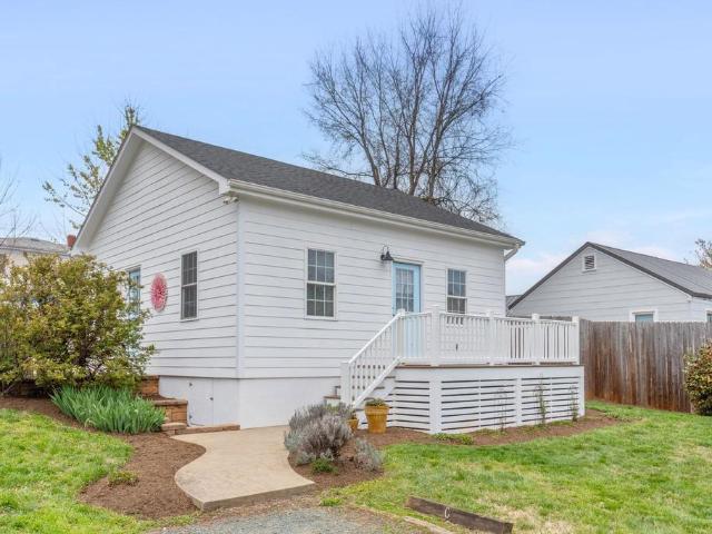 207 Douglas Ave