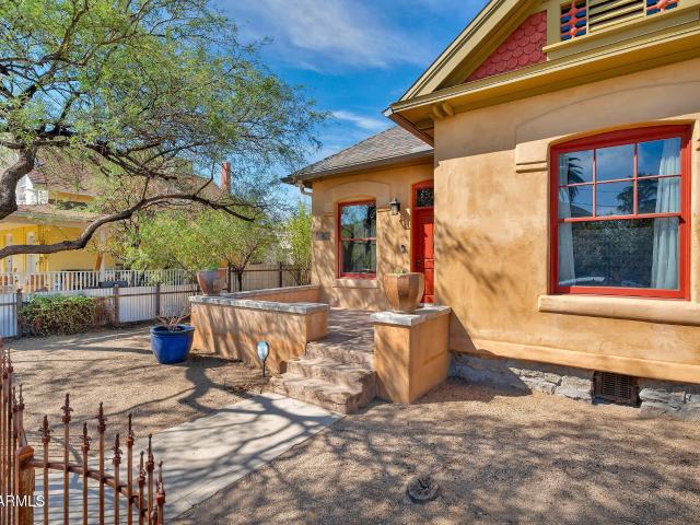 207 e university boulevard
