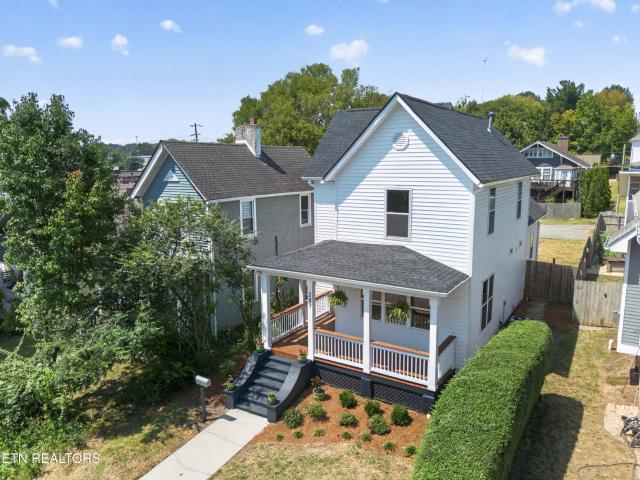 207 E Anderson Ave