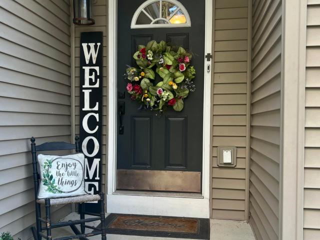 207 E Sunnyside