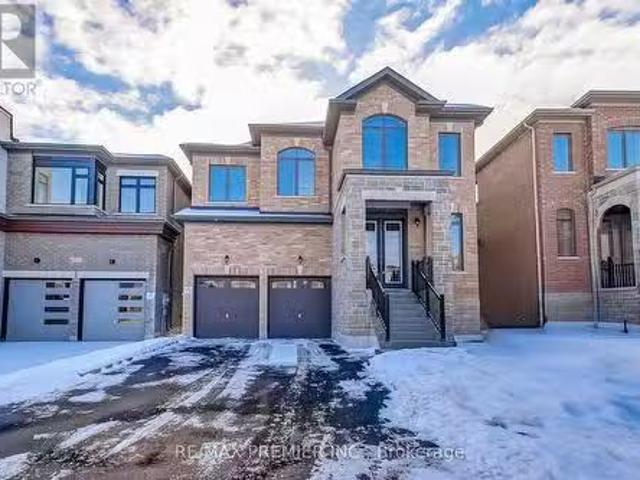207 Fallharvest Way, Whitchurch Stouffville, ON, L4A 5C2 hou.