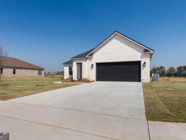 207 Farmland Circle