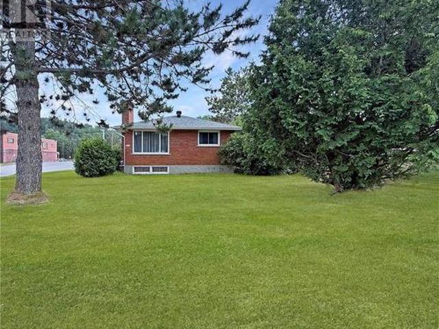 207 Fraser Avenue, Onaping, ON, P0M 2R0 house for sale | Listing ID 2129 | Royal LePage