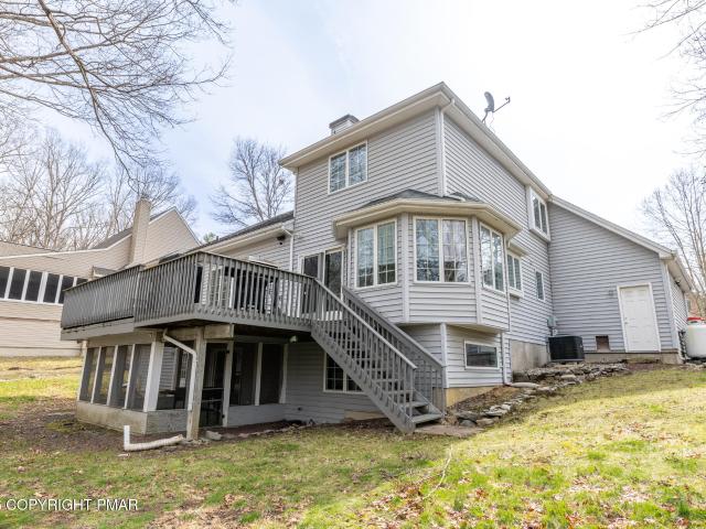 207 Hawks Nest Road