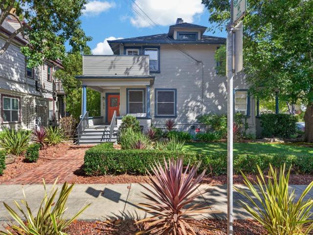 207 Hawthorne Avenue