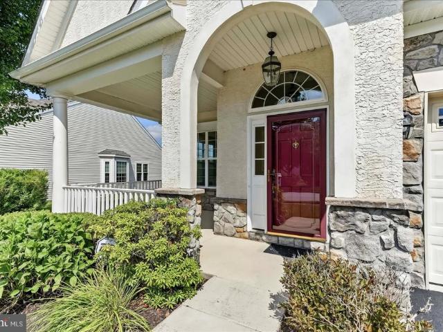 207 Hendrickson Lane