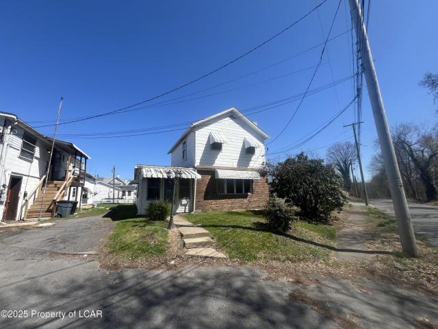 207 Milwaukee Avenue