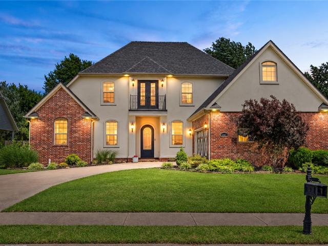 207 N Angel Falls Lane
