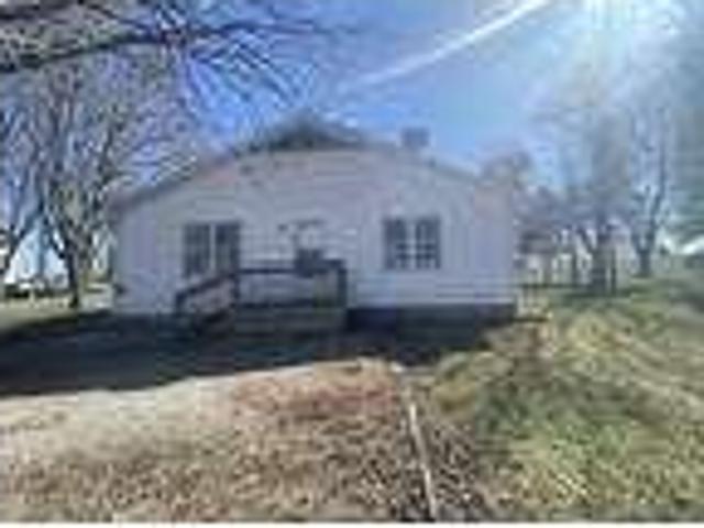 207 S W A Street, La Place, IL 61936